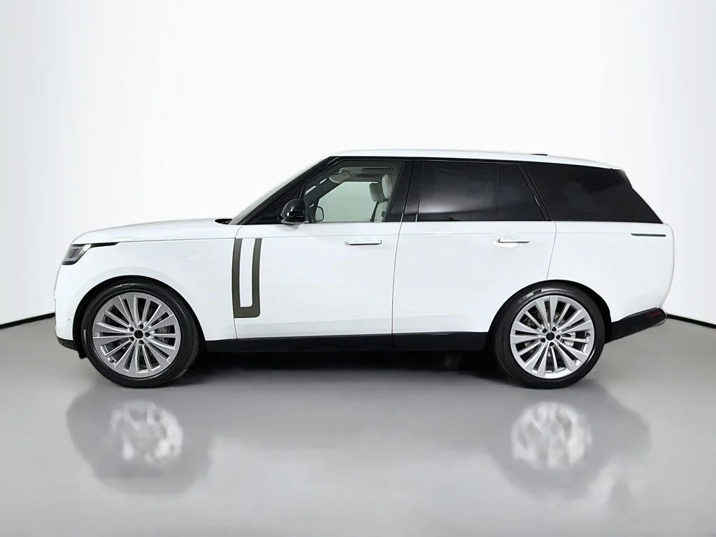 New 2026 Fuji White Land Rover SE image 8