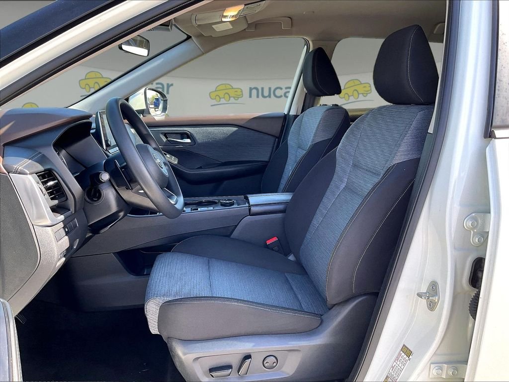 Used 2023 White Nissan SV image 10