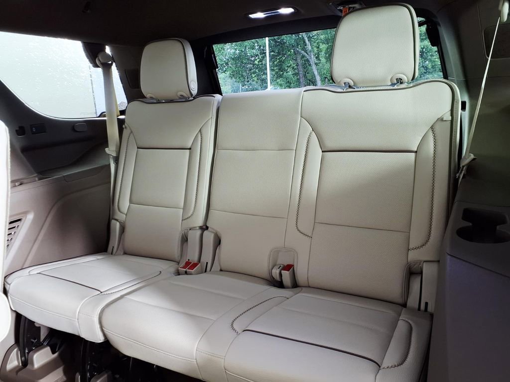 2026 GMC Yukon Denali - Photo 9