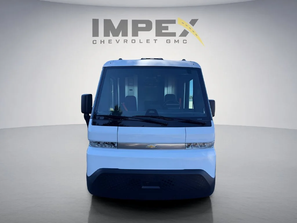 Used 2025 White Chevrolet 400 image 8