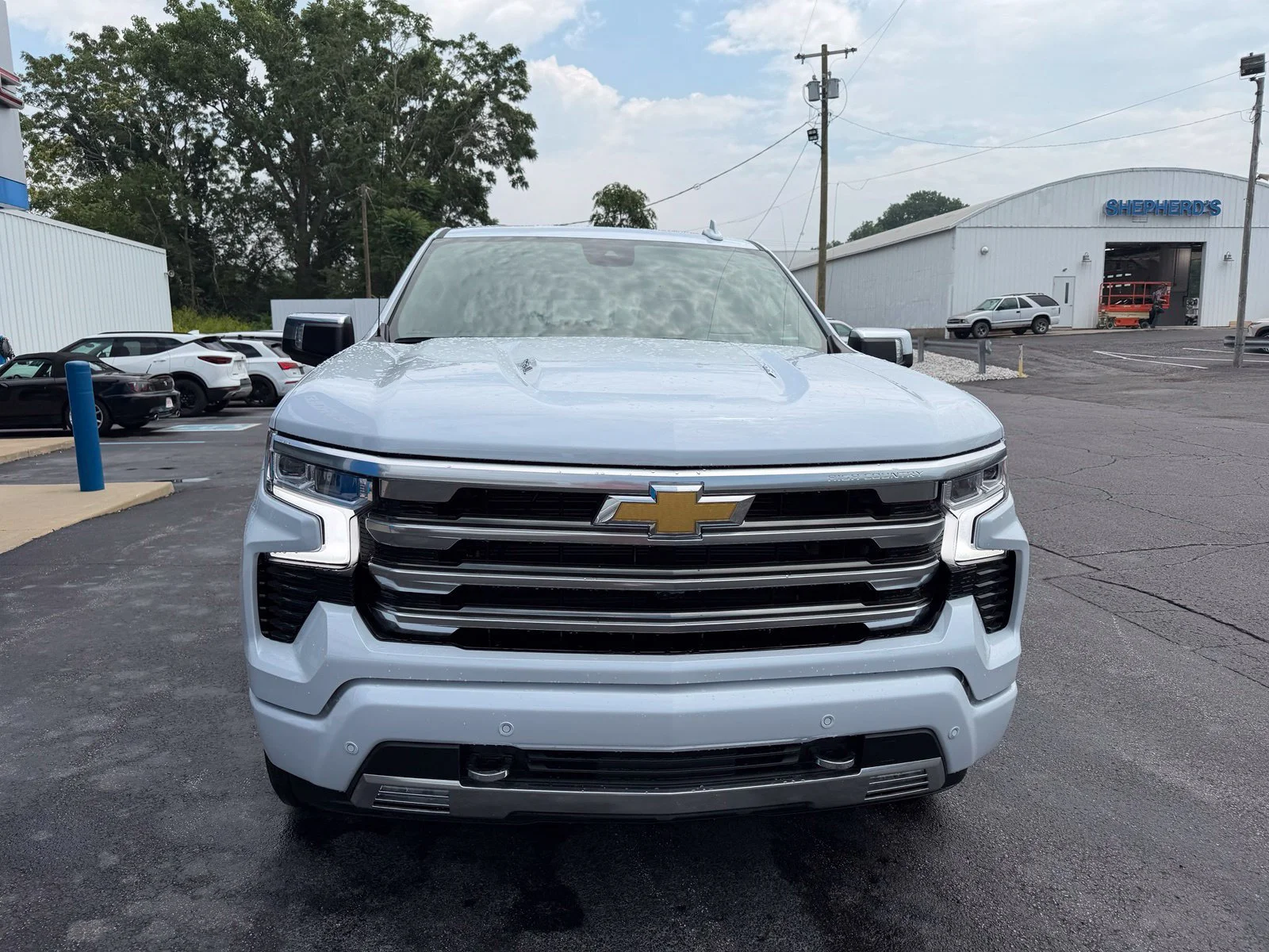 New 2026 Polar White Tricoat Chevrolet High Country image 7