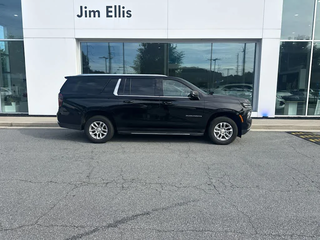 Used 2025 Black Chevrolet LT image 2