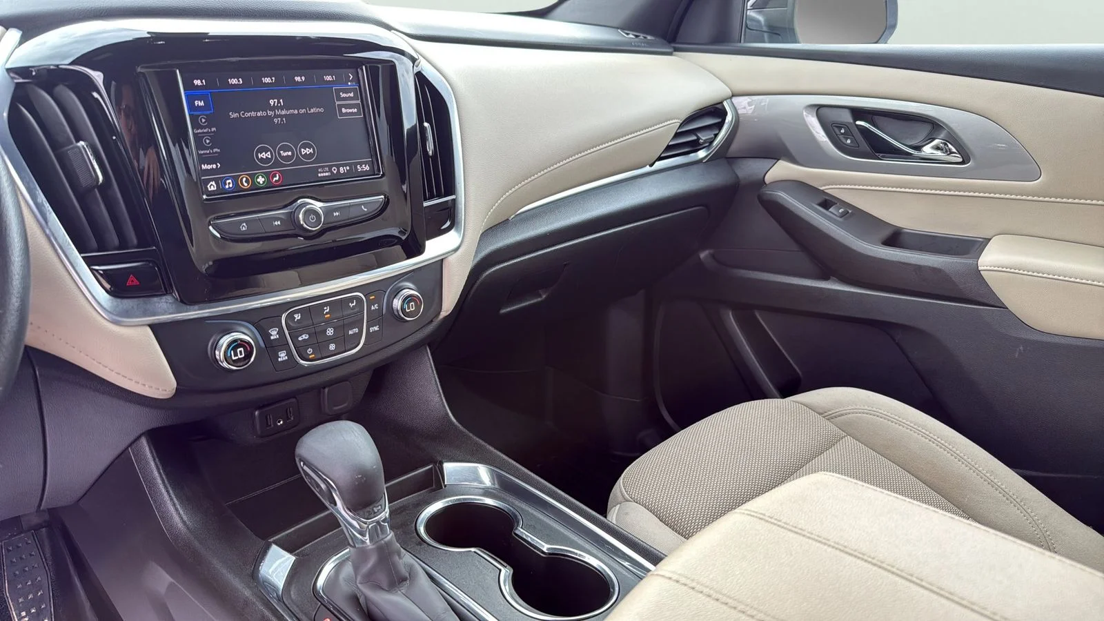Used 2022 White Chevrolet LS image 19