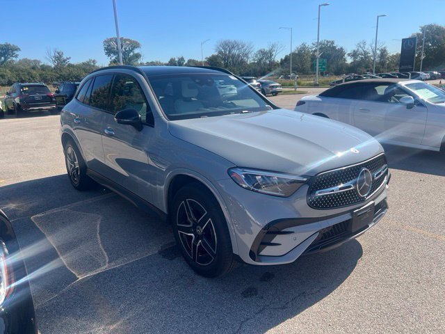 Used 2025  Mercedes-Benz GLC 350e image 4