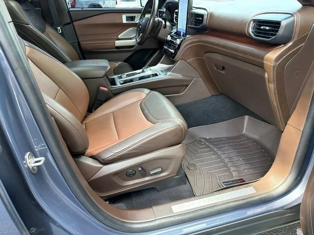 Used 2021 Blue Ford King Ranch image 13