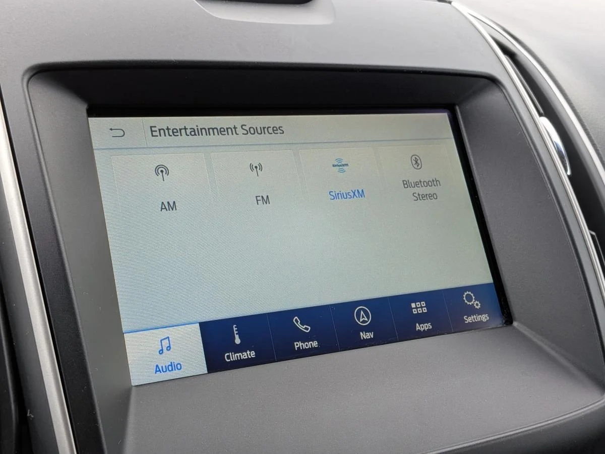 Used 2019 White Ford Sel Awd image 22