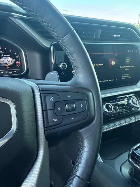 Used 2023 White GMC Denali image 32