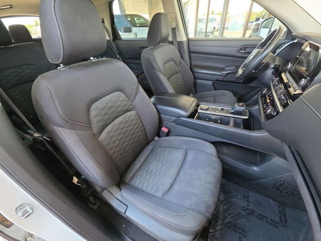 Used 2023 White Nissan SV image 17