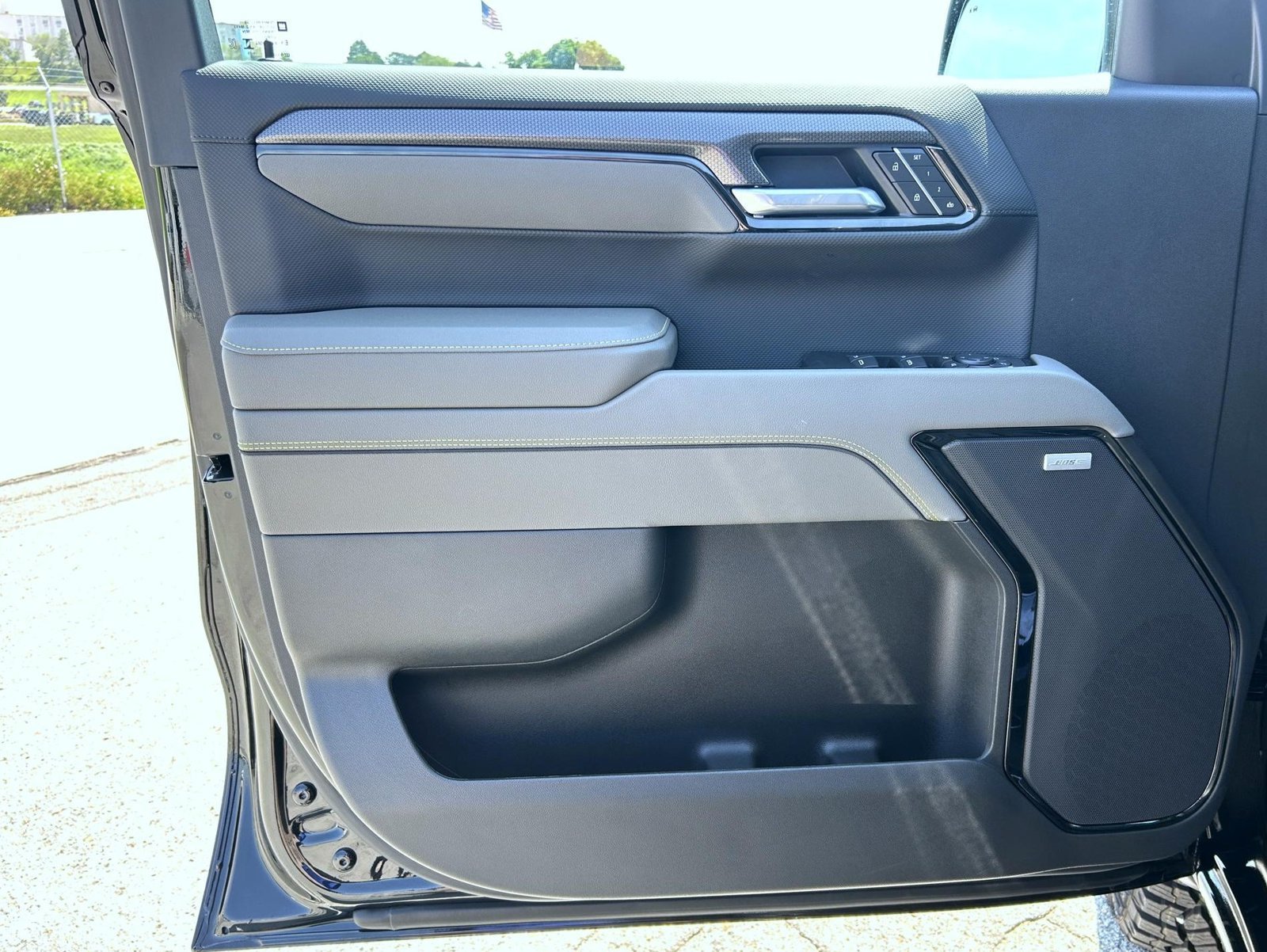2026 Chevrolet Silverado 1500 ZR2 - Photo 9