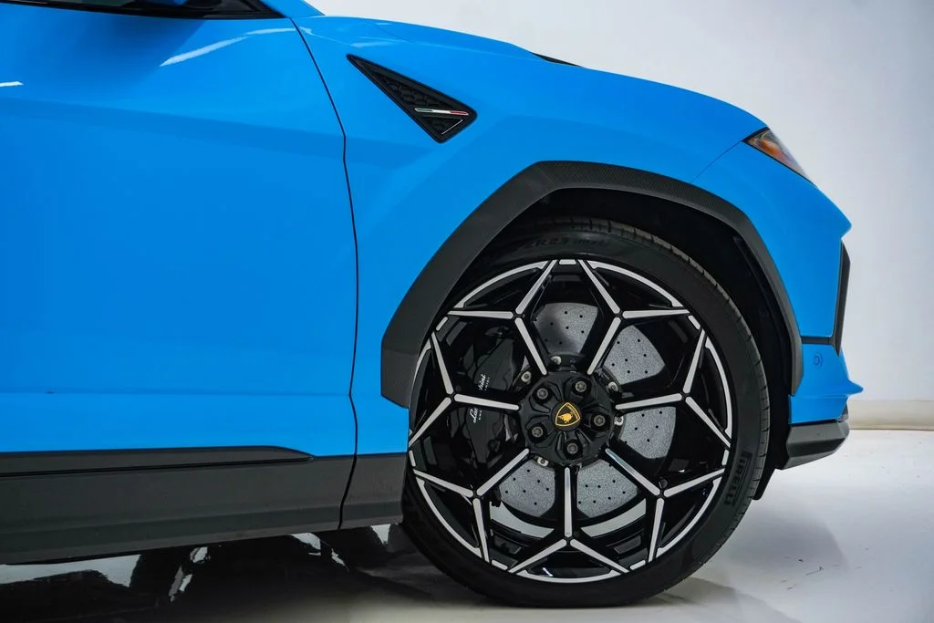 Used 2024 Blu Cepheus Metallic Lamborghini Performante image 16