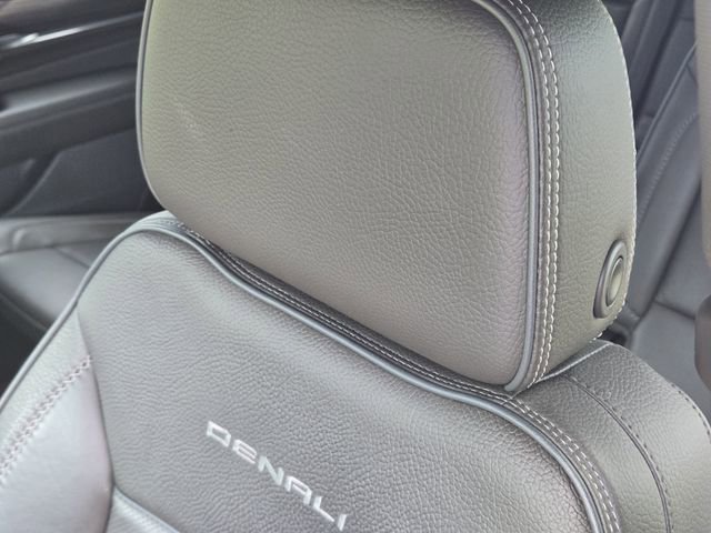 2021 GMC Yukon Denali - Photo 15
