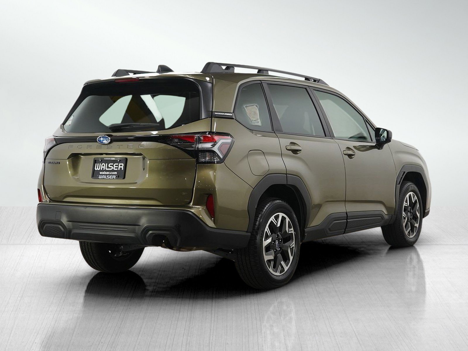 Used 2025 Autumn Green Metallic Subaru Premium image 5