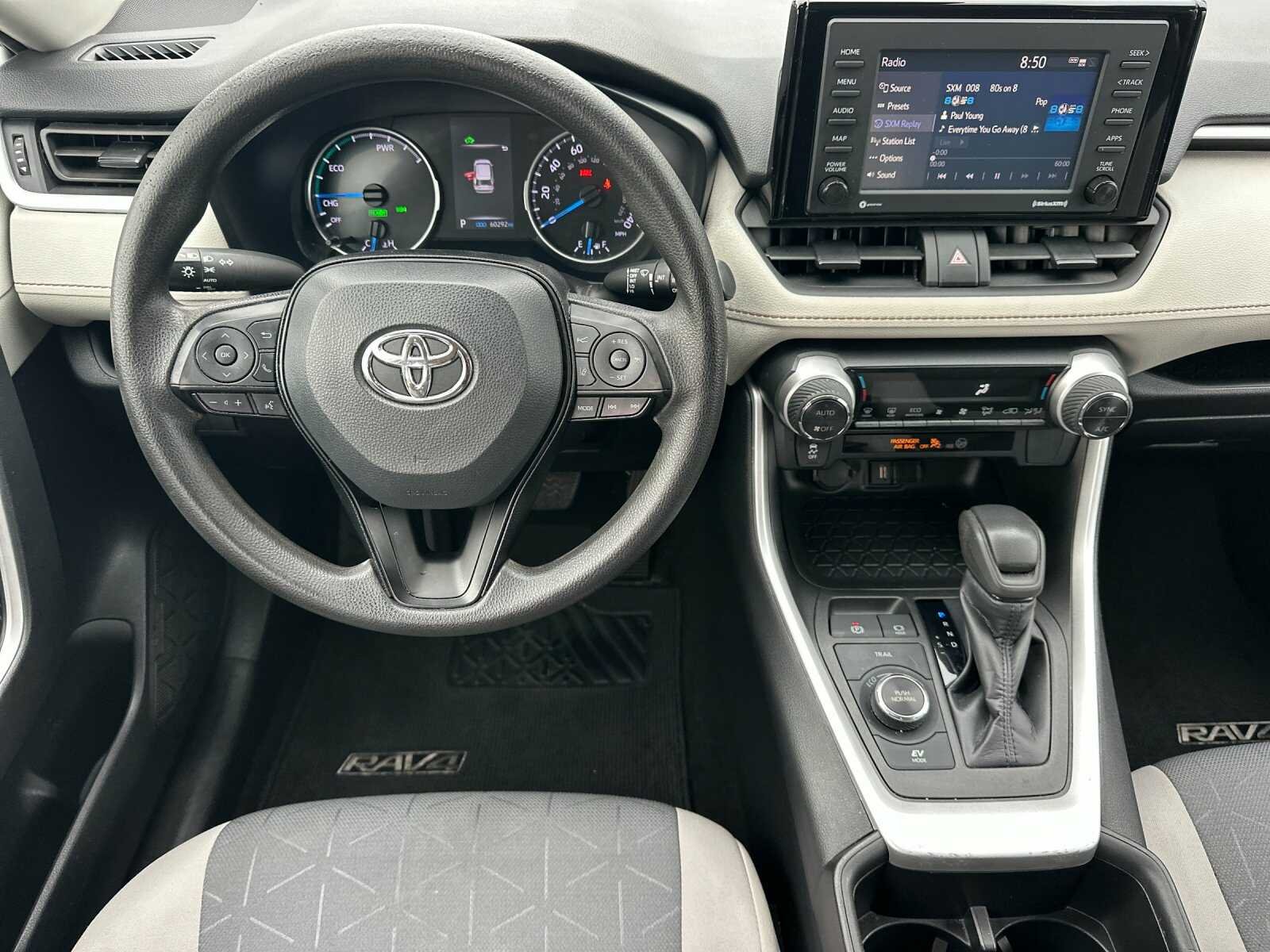 Used 2022 White Toyota XLE 4D Sport Utility image 17