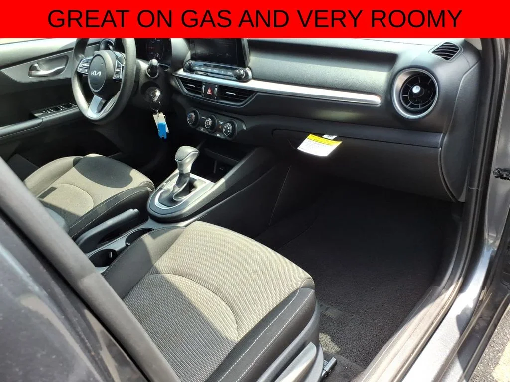 Used 2023 Gray Kia LXS image 9
