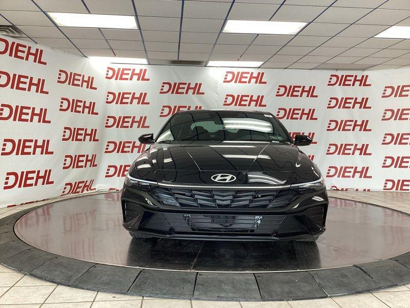 New 2026 Black Hyundai SEL Sport image 2