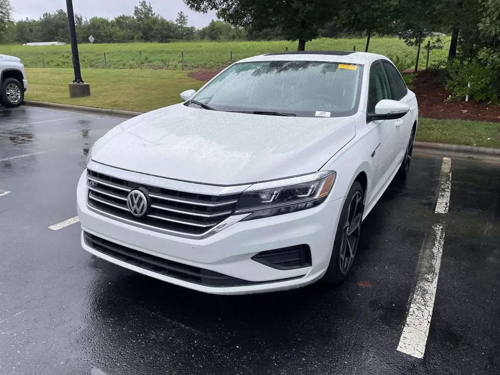 Used 2020 Pure White Volkswagen 2.0T R-Line image 3