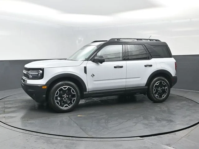 New 2026 Space White Metallic Ford Outer Banks® image 4