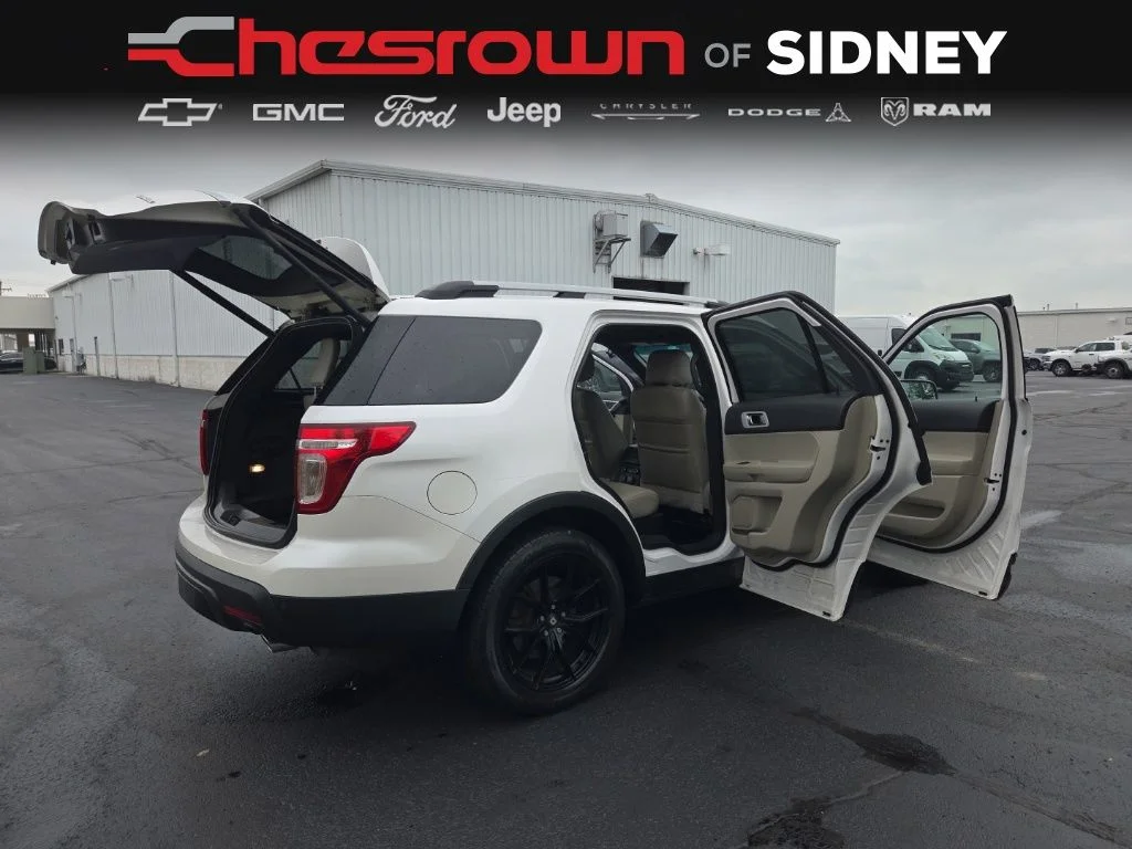 Used 2014 White Ford Limited image 15