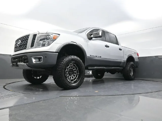 Used 2018 Silver Nissan PRO-4X image 33