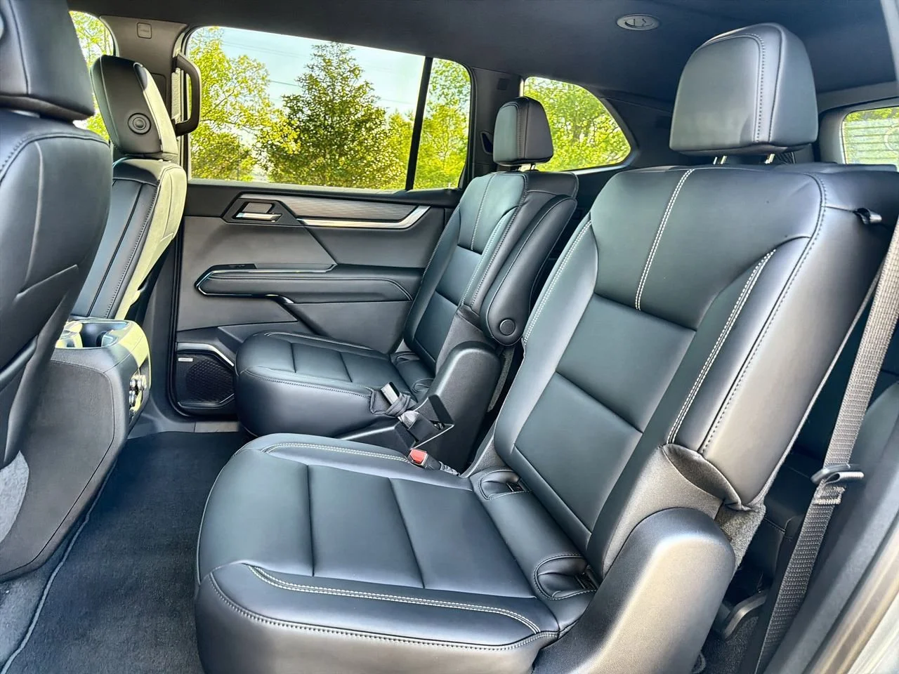 New 2026 Sterling Metallic GMC Elevation image 20