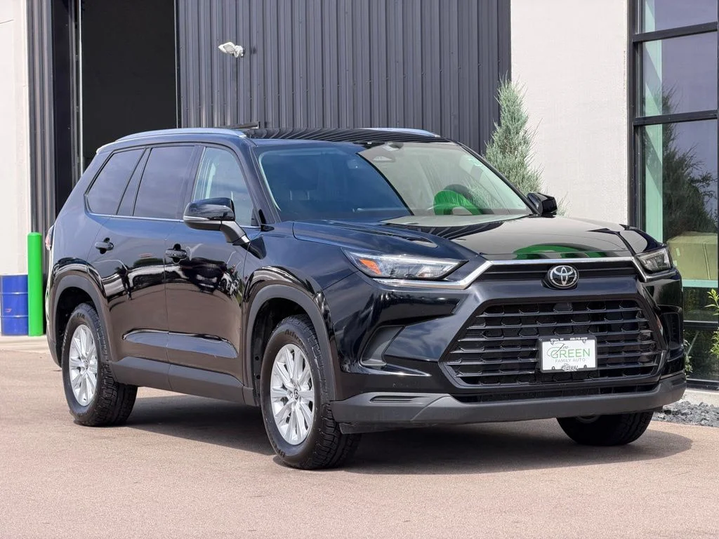 Used 2025 Black Toyota XLE image 4