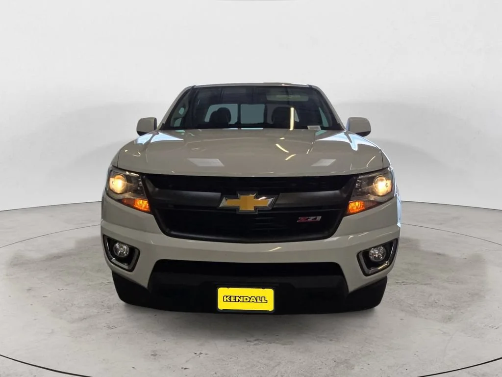Used 2018 SUMMIT WHITE Chevrolet 4WD Z71 image 3