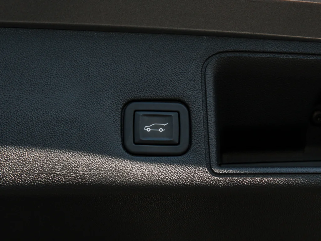 Used 2020 Satin Steel Metallic GMC SLT image 27