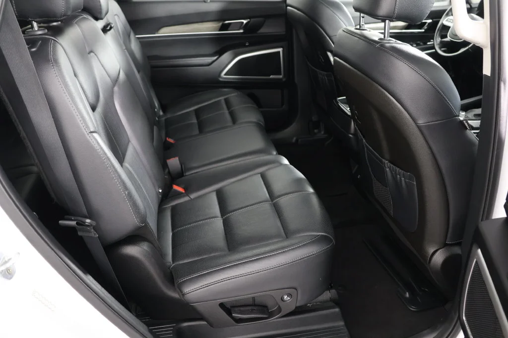 Used 2020 Snow White Pearl Kia EX image 26