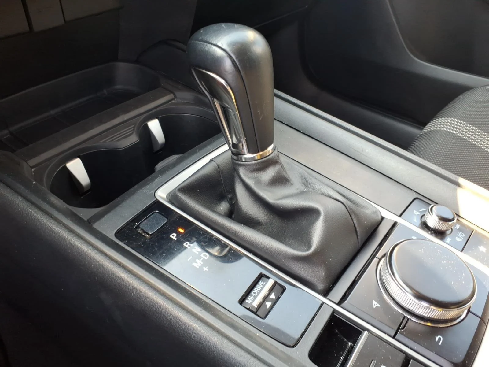 Used 2025 Wind Chill Pearl Mazda 2.5 S Preferred Package image 7
