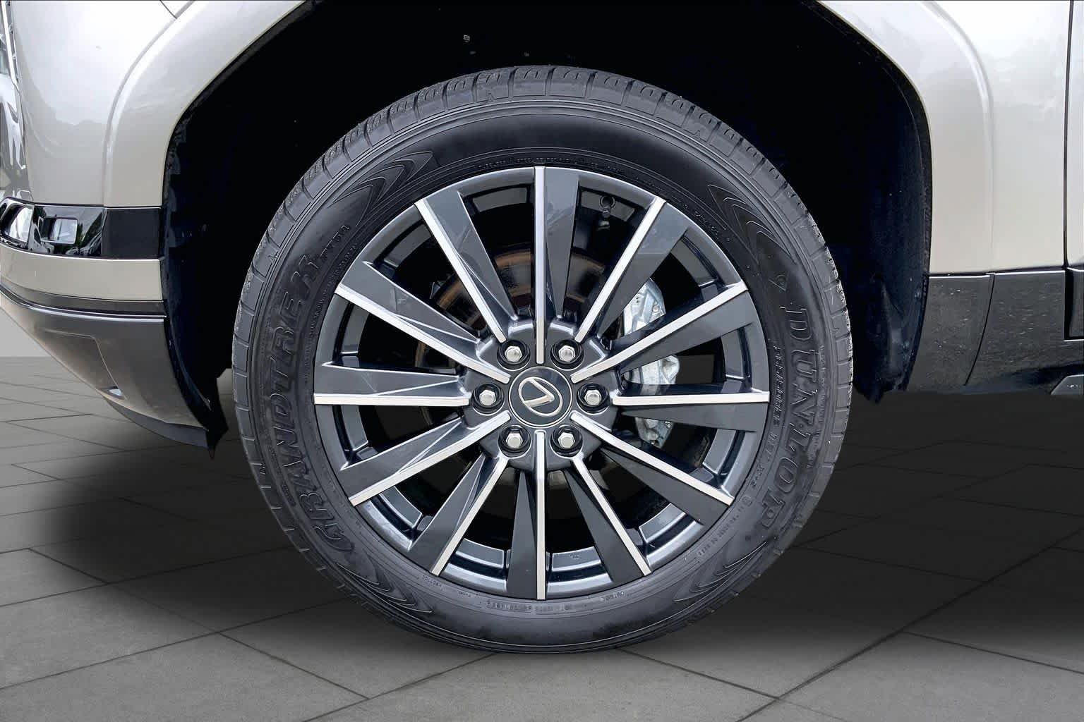 2024 Lexus GX Luxury+ - Photo 11