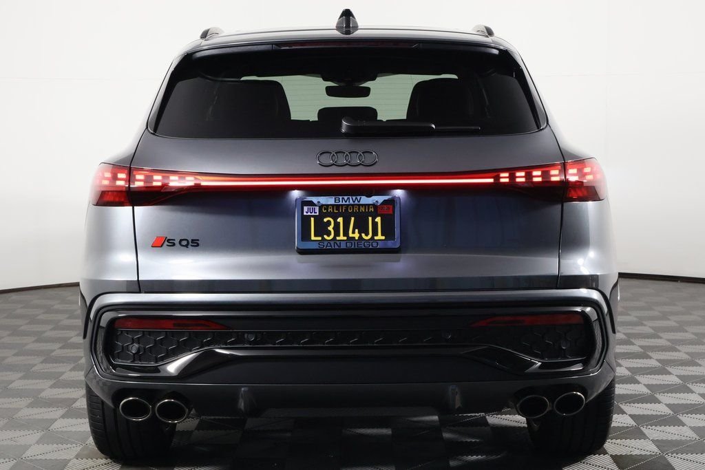 Used 2025 Daytona Gray Pearl Effect Audi 3.0T Premium Plus image 5
