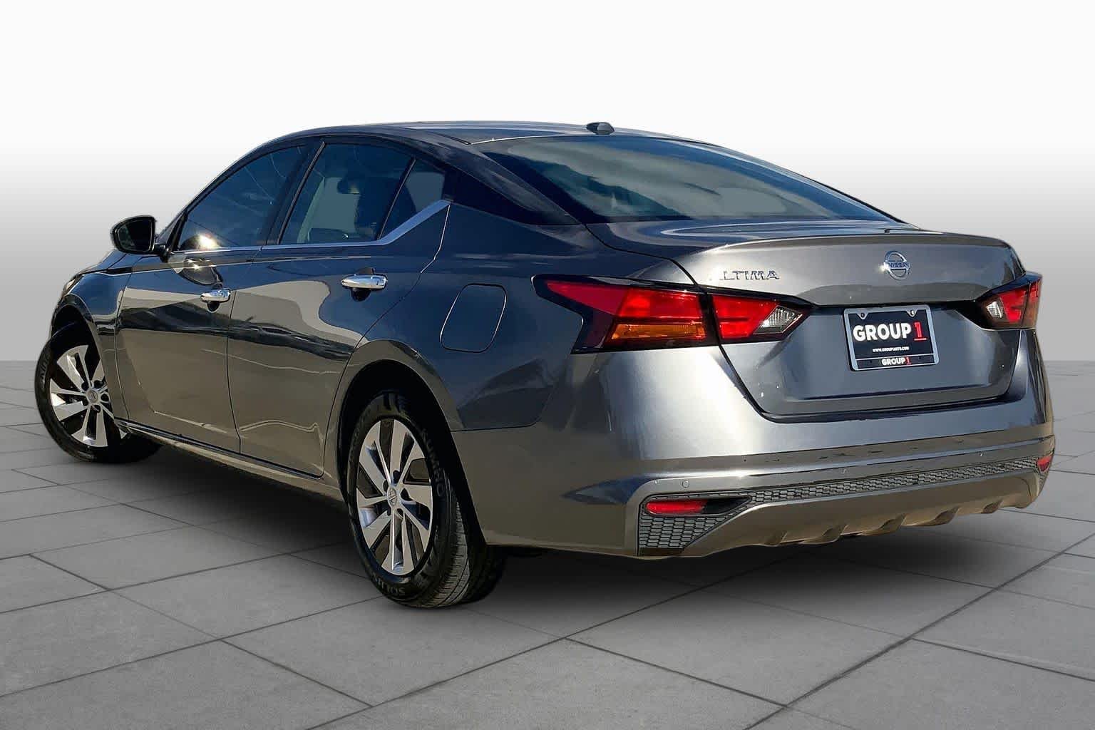 Used 2020 Gun Metallic Nissan 2.5 S image 11