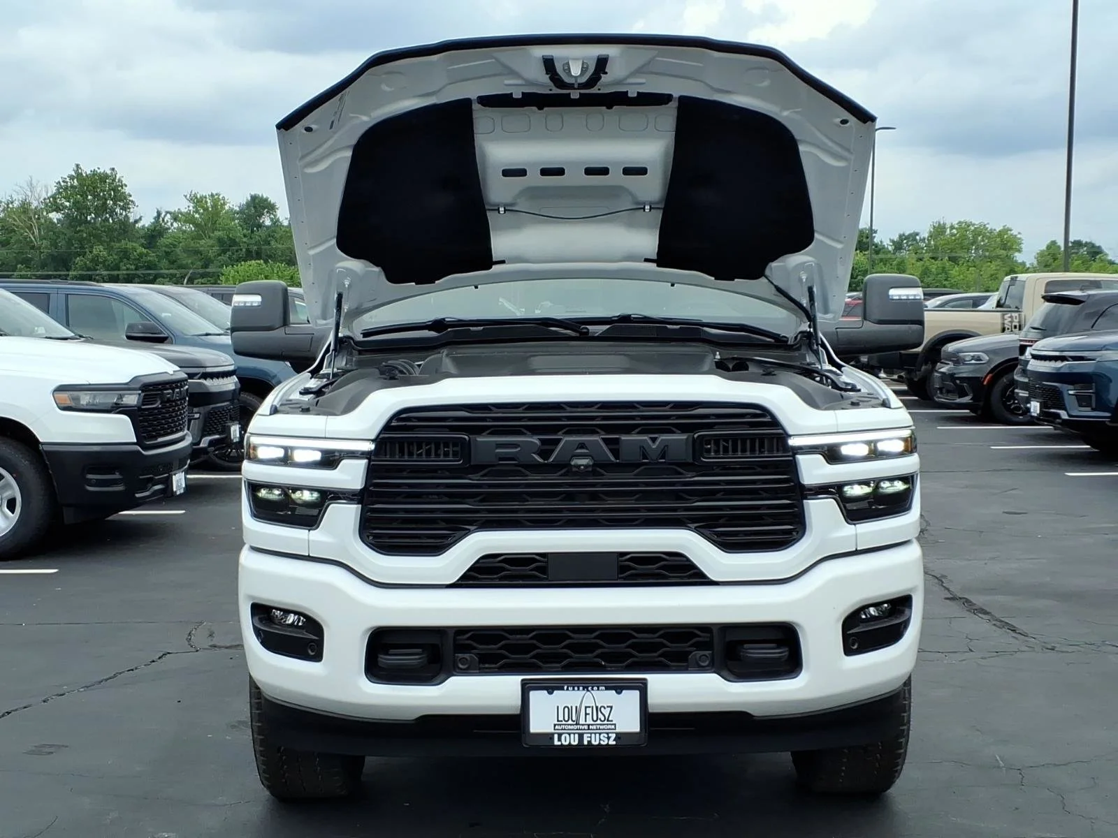 New 2026 Bright White Clear-Coat Exterior Paint RAM Laramie image 21