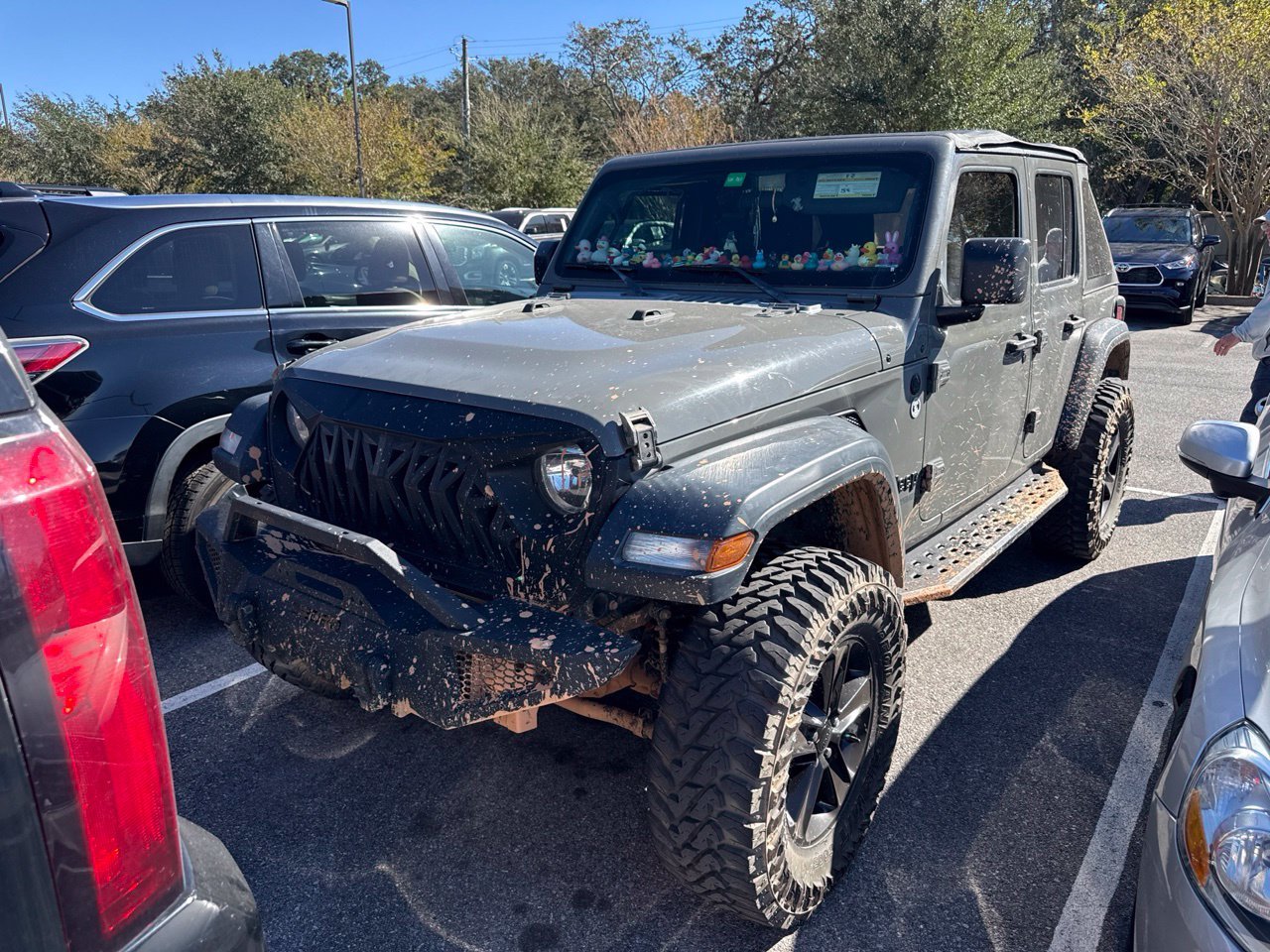 Used 2020 Gray Jeep Unlimited Sport Altitude image 1