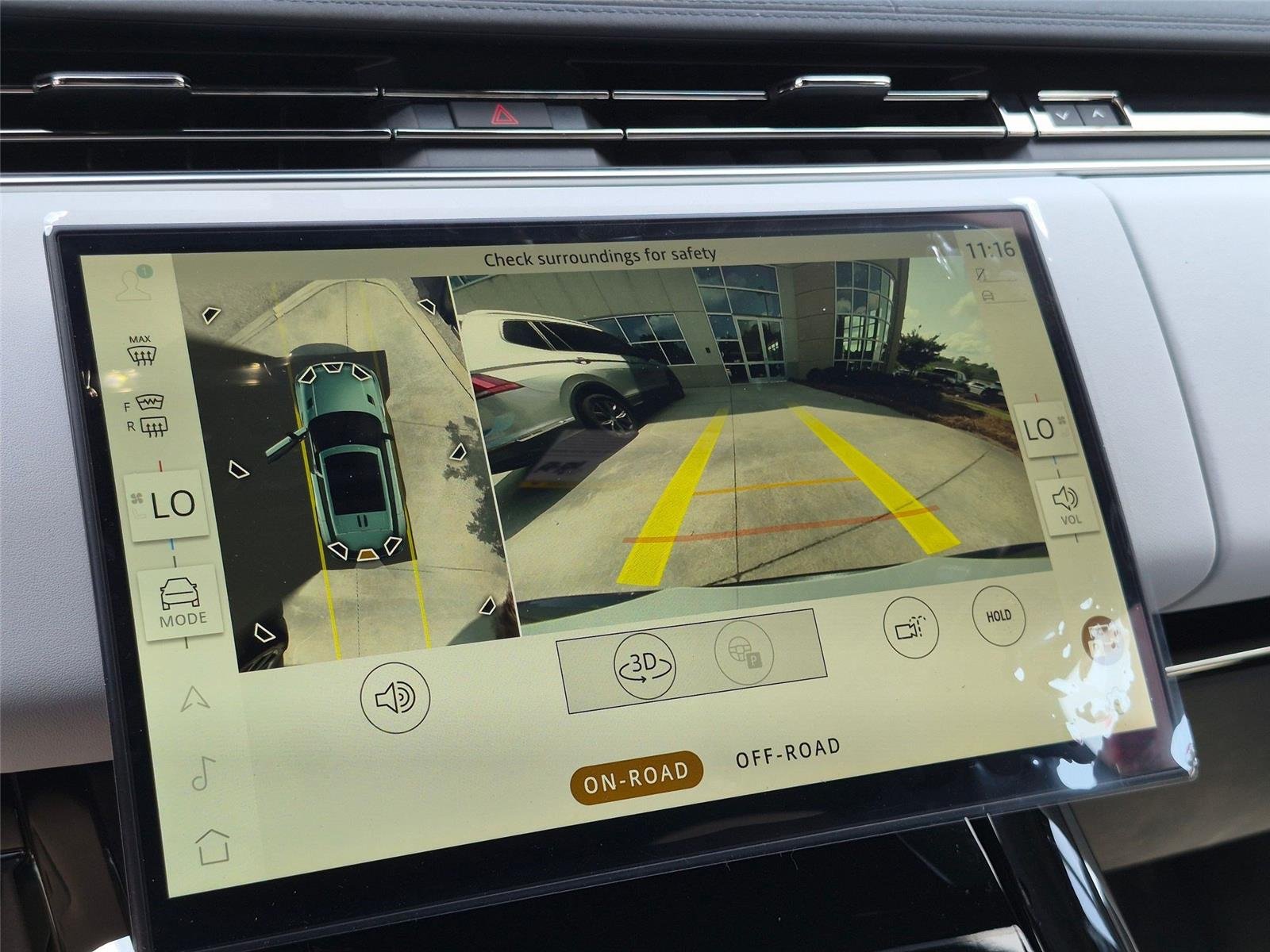 New 2026 Fuji White Land Rover SE image 12