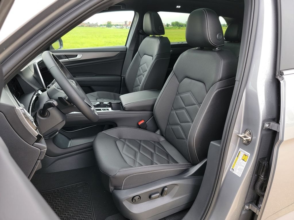 2025 Volkswagen Atlas Cross Sport SE w/Tech - Photo 27