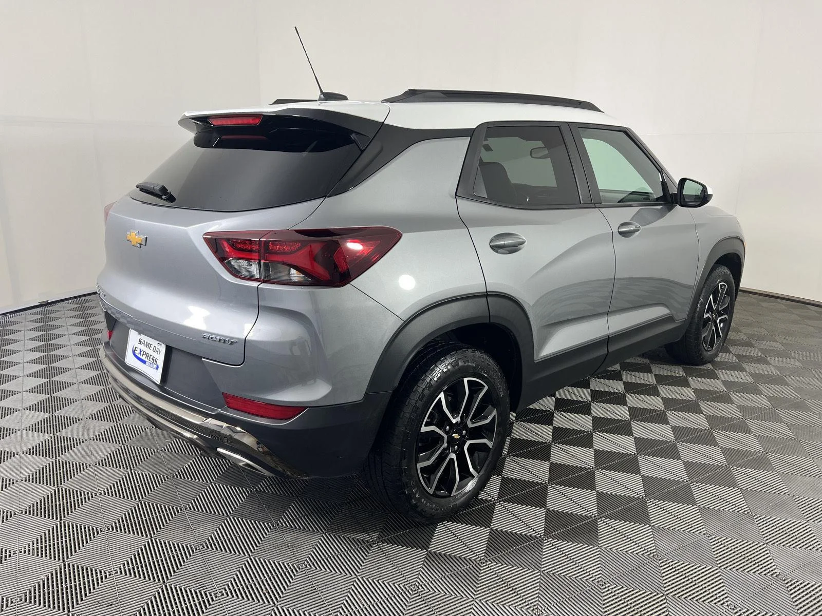 Used 2023 Sterling Gray Metallic Chevrolet ACTIV image 29