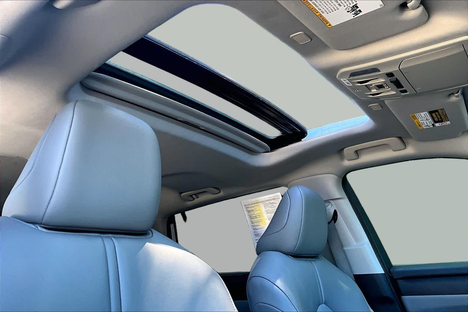 Used 2023 Wind Chill Pearl Toyota XLE image 13