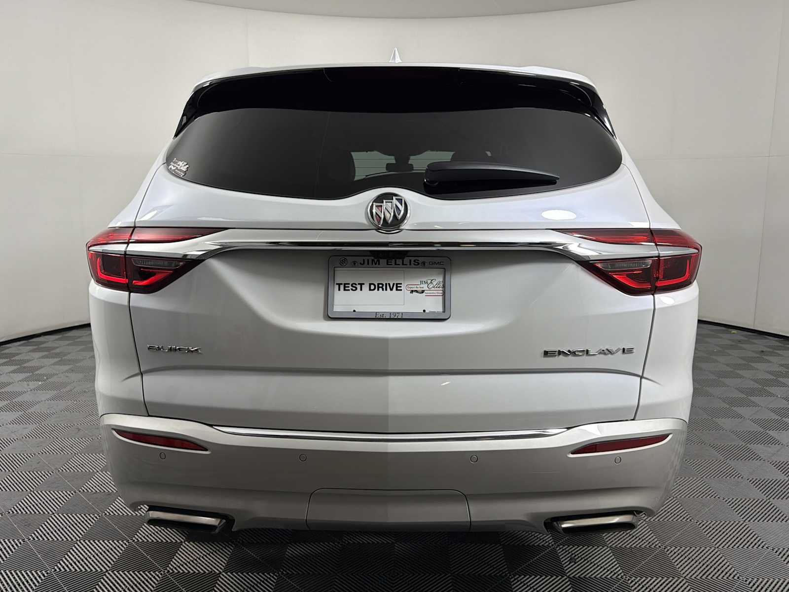 Used 2018 Includes Satin Nickel lower exterior accent color. Buick Premium image 5