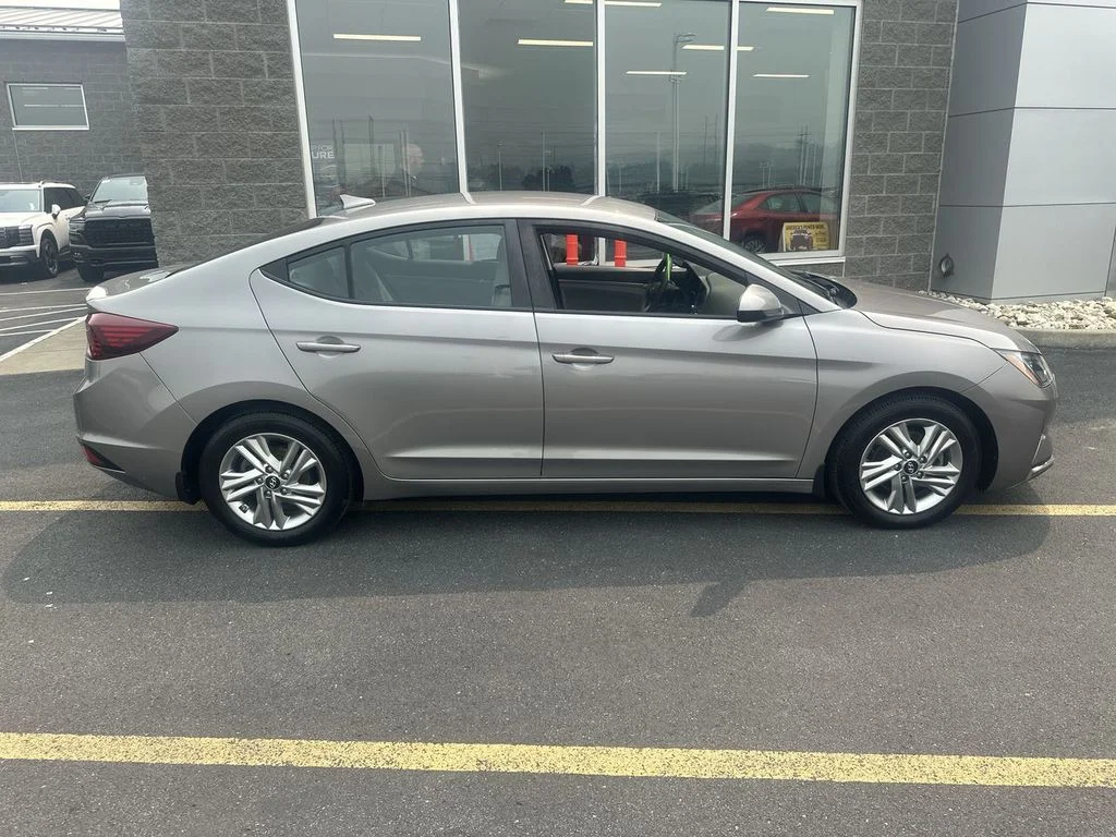 Used 2020 Silver Hyundai SEL image 9