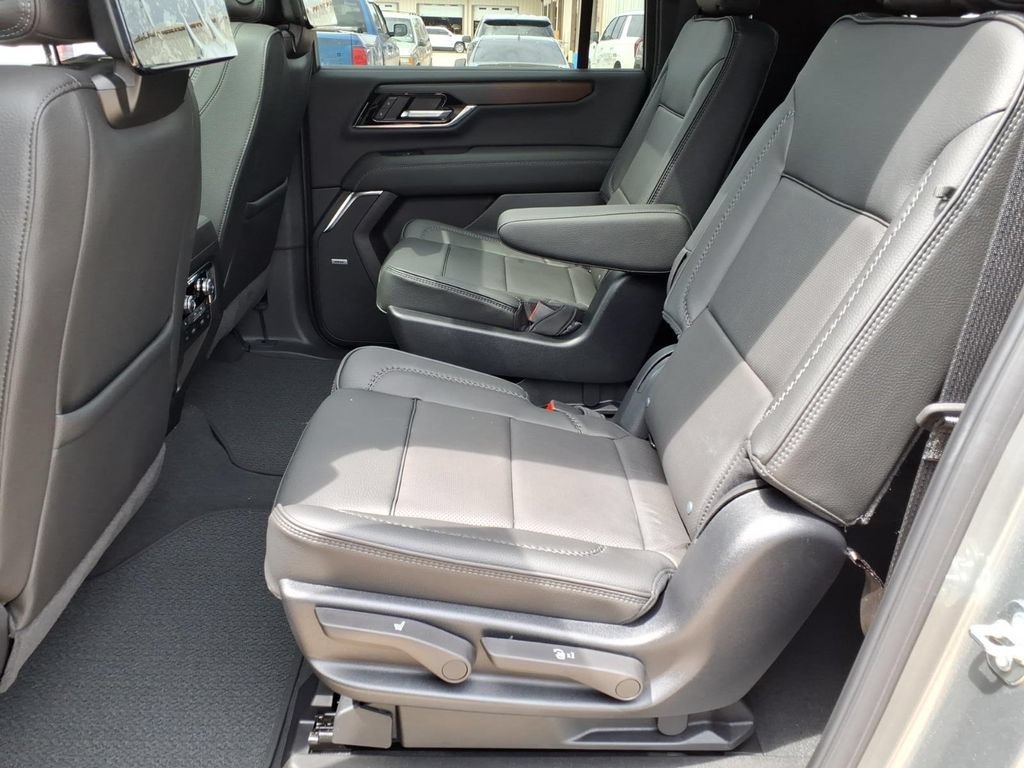 2026 GMC Yukon XL Denali - Photo 11