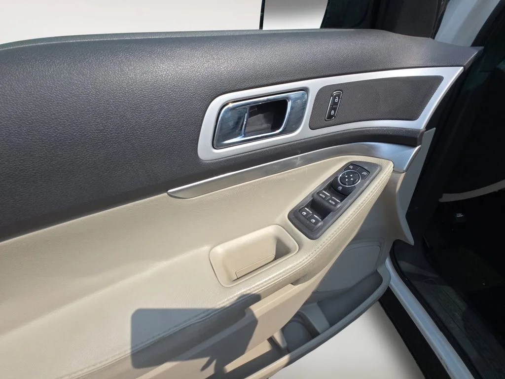Used 2012 White Ford XLT image 10