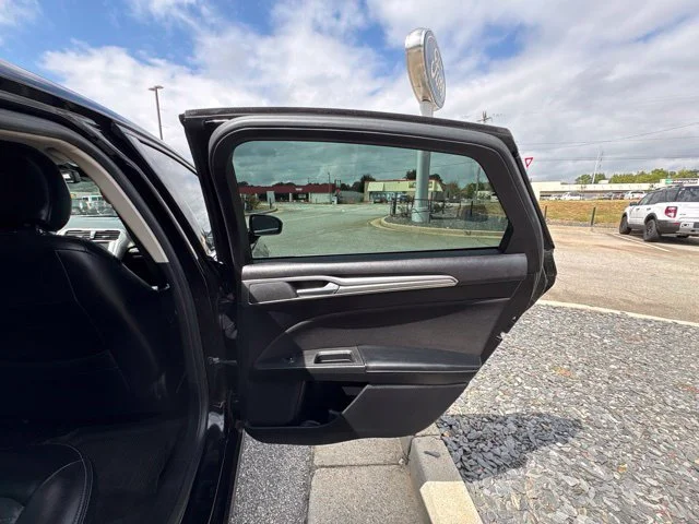 Used 2019 Black Ford SE image 23
