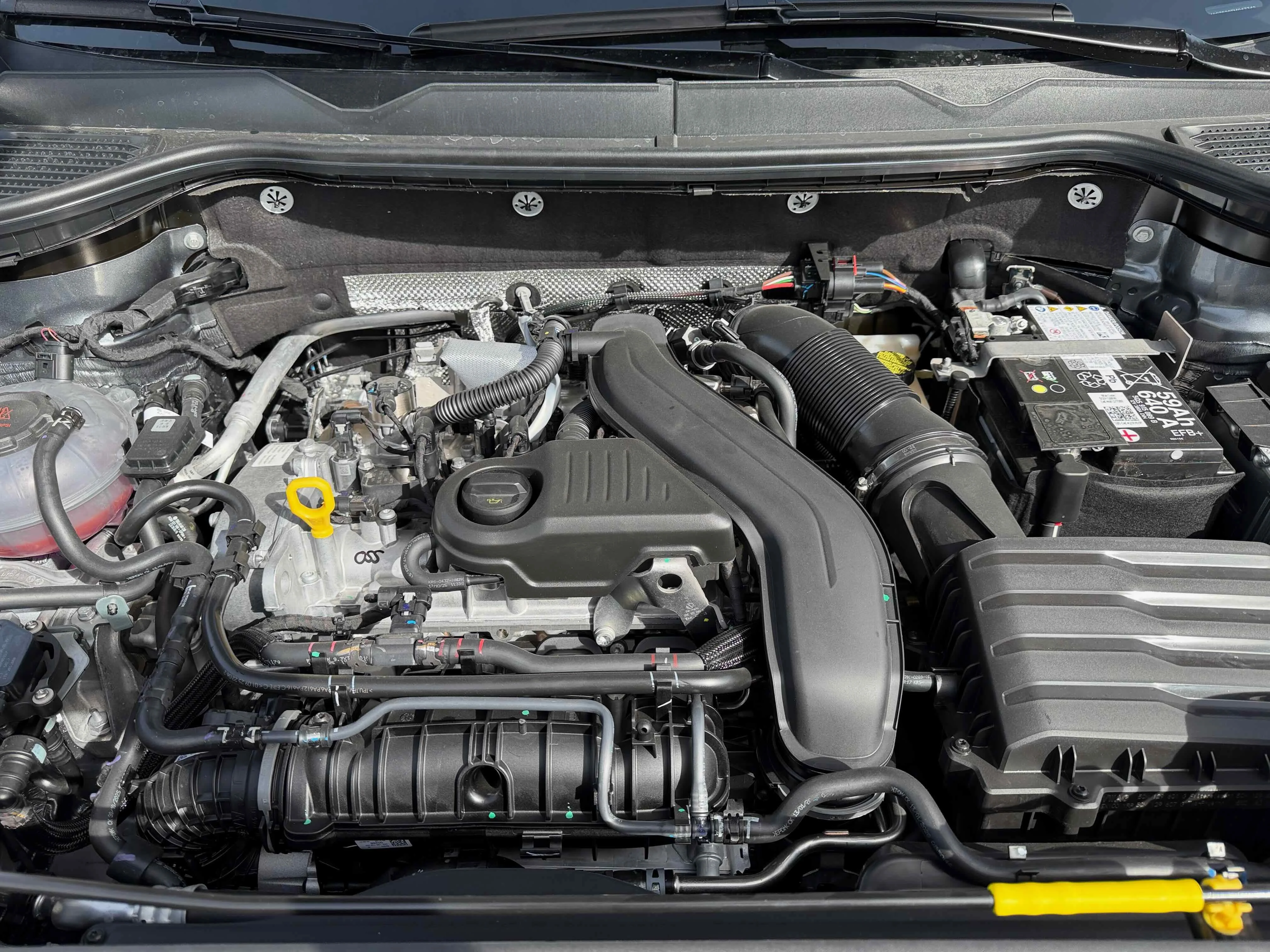 New 2026 Platinum Gray Volkswagen SEL image 34
