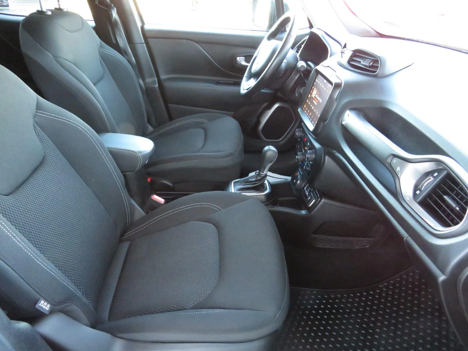 Used 2023 Graphite Gray Jeep Latitude image 24