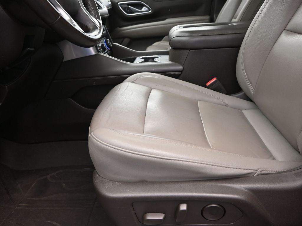 Used 2021 White Chevrolet LT image 13