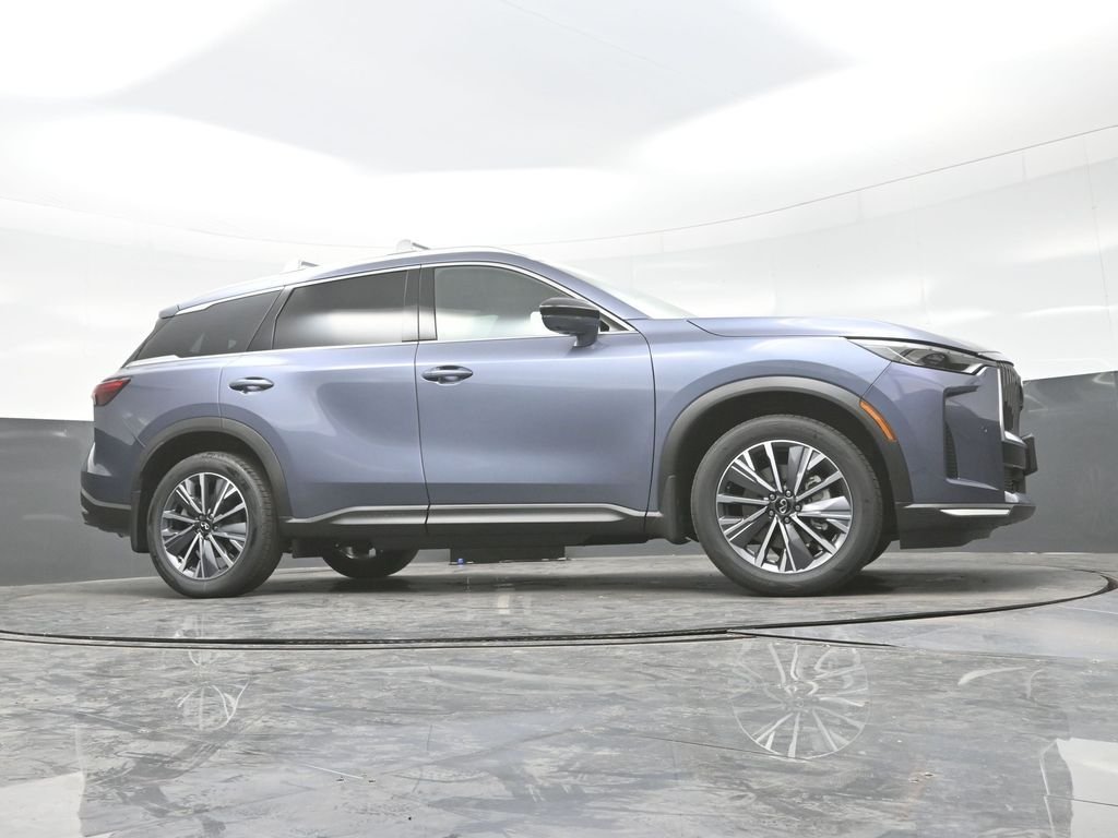 New 2027 MOONBOW BLUE INFINITI Luxe AWD image 32