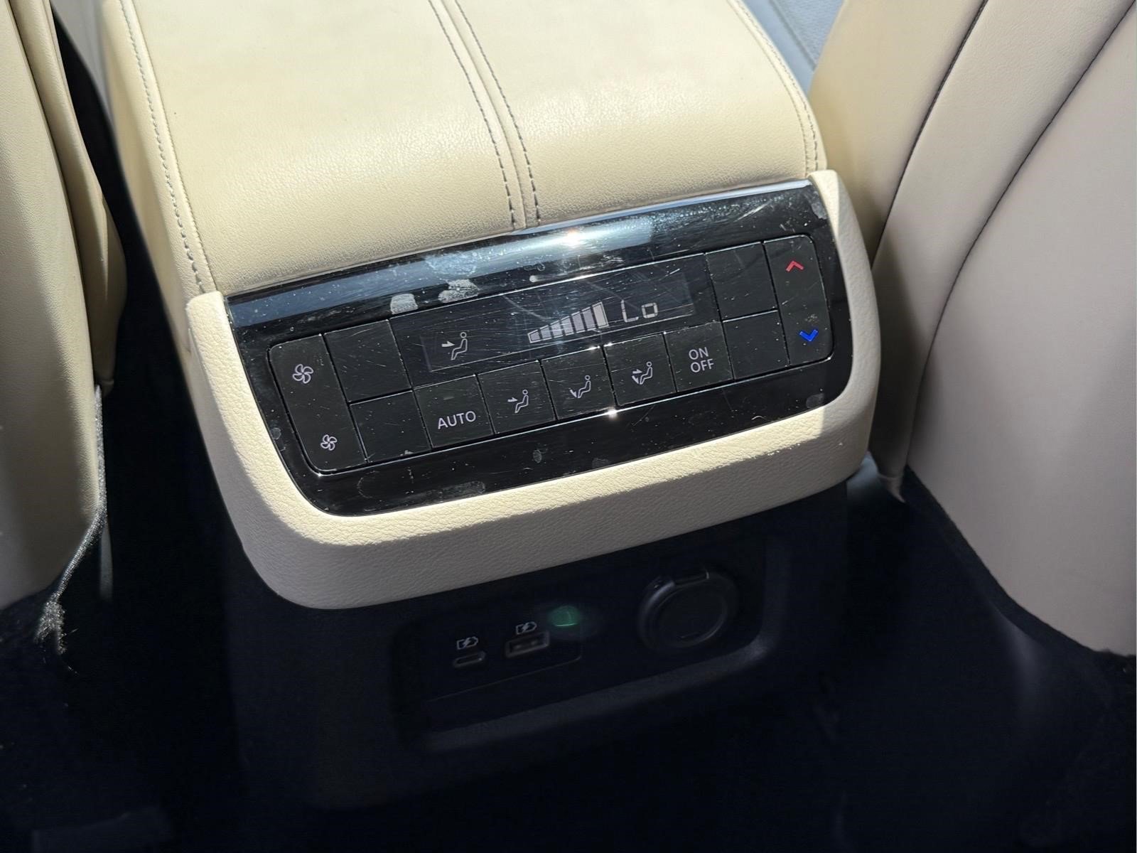 Used 2023 Graphite Shadow INFINITI LUXE image 12