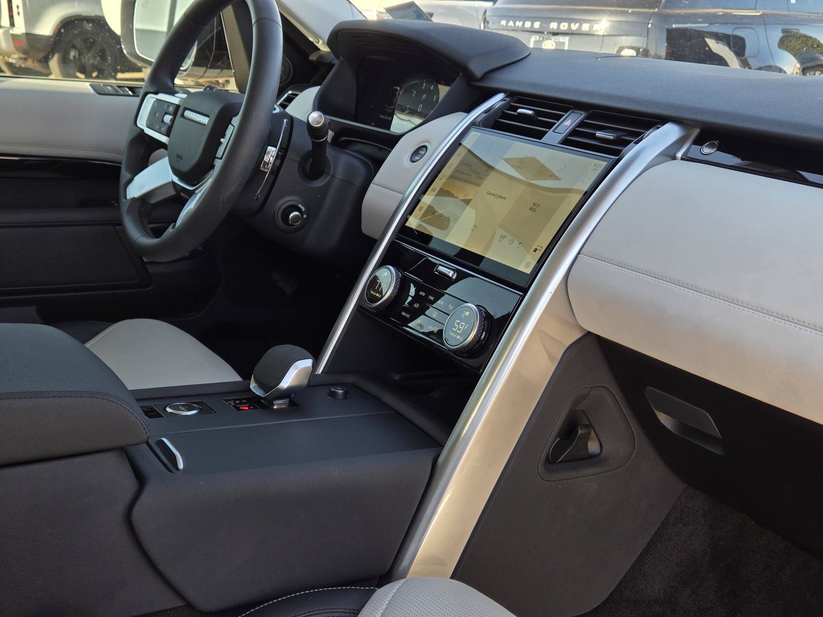Used 2025 Fuji White Land Rover S image 27