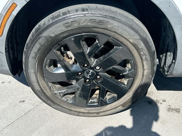 Certified Used 2023 Wolf Gray Kia X-Line S image 9